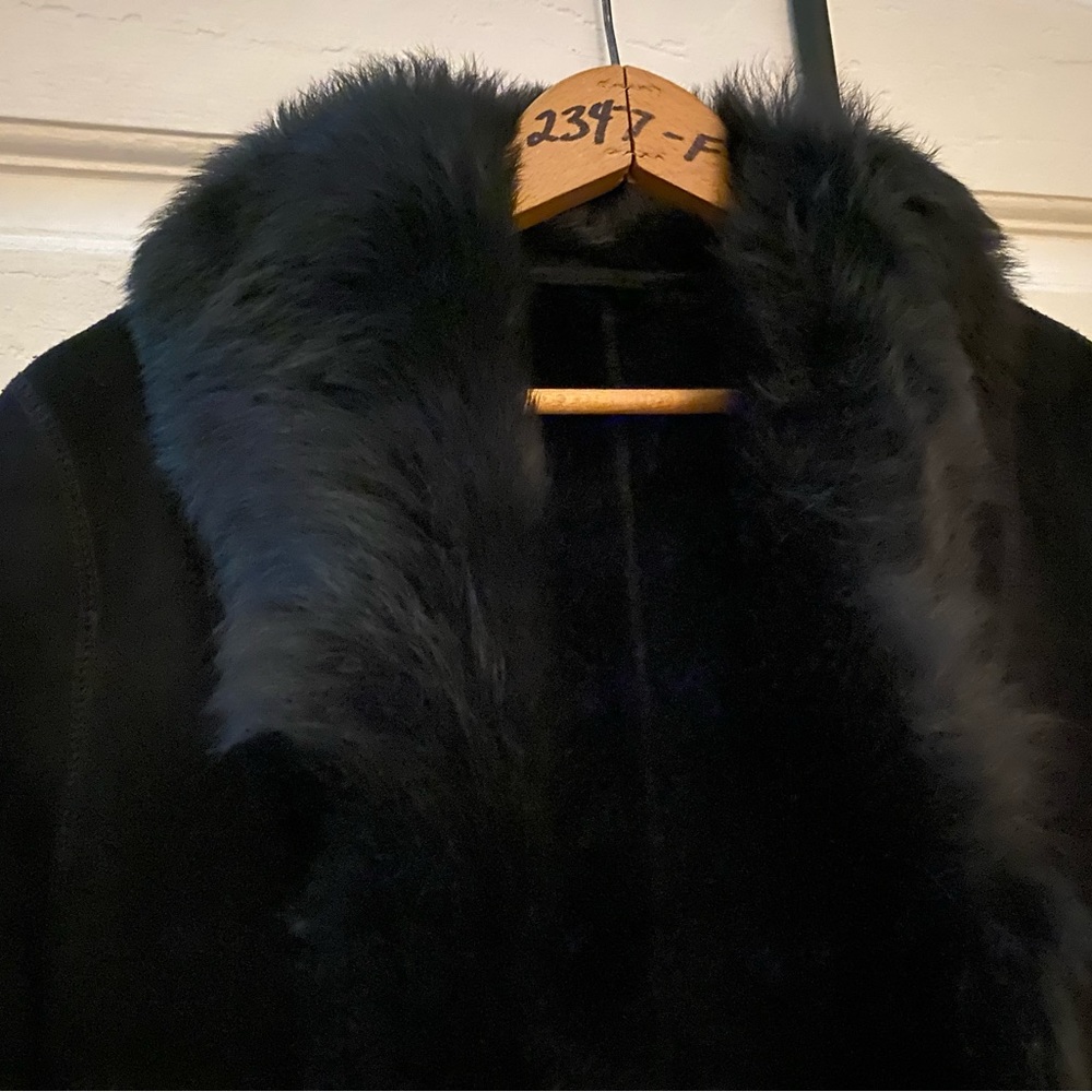 Shearling Coat Fully Lined. Button Closure. Size … - image 2